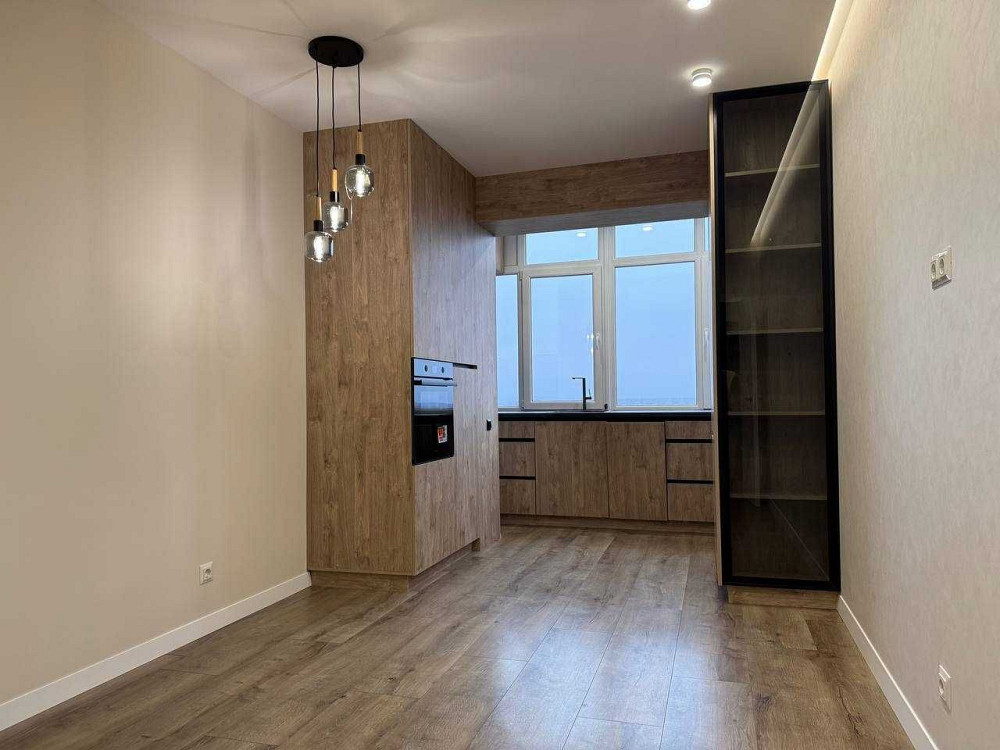 Велика 1 кім+кухня-студія, окремий гардероб, укоплектована в центрі Ивано-Франковск - изображение 3