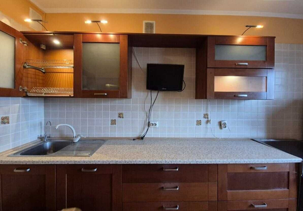 Продаж видової 3 кімнатної квартири, вул. Милославська 4 Киев - изображение 2