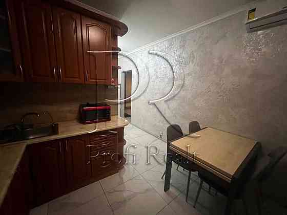 Оренда 3 к. кв. вул. Драгоманова 13/10, Дарницький р-н, м. Позняки Киев