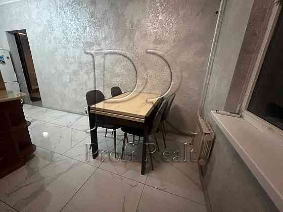 Оренда 3 к. кв. вул. Драгоманова 13/10, Дарницький р-н, м. Позняки Киев