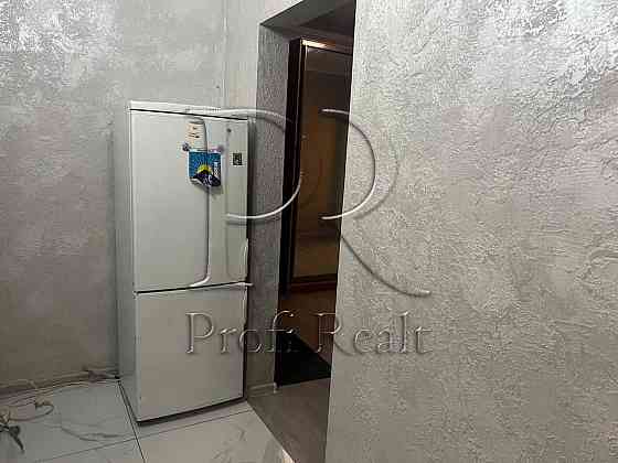 Оренда 3 к. кв. вул. Драгоманова 13/10, Дарницький р-н, м. Позняки Киев