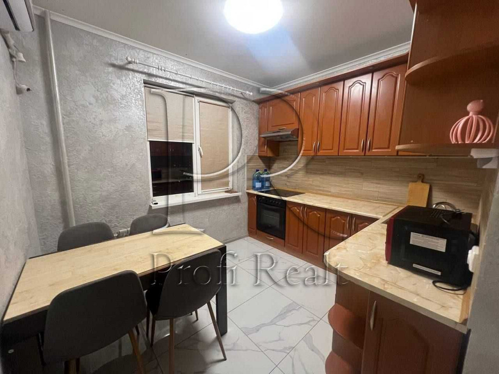 Оренда 3 к. кв. вул. Драгоманова 13/10, Дарницький р-н, м. Позняки Киев - изображение 1