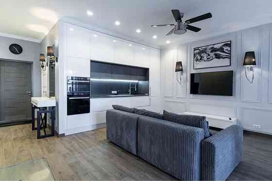 Дизайнерская квартира( 2 спальни) жк Санторини / 10 Фонтана Одесса