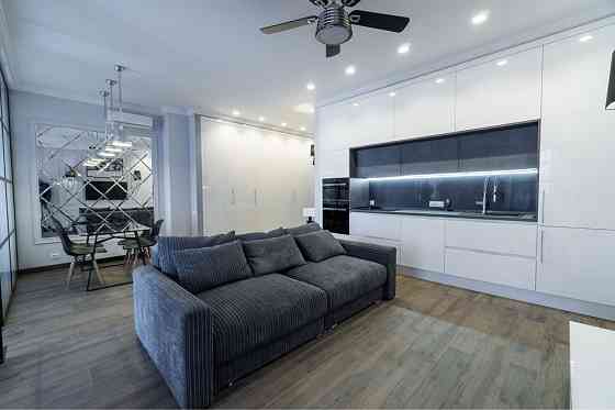 Дизайнерская квартира( 2 спальни) жк Санторини / 10 Фонтана Одесса