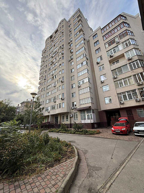 Оренда 3-х кімнатної квартири 117 м2 по вул.  Максима Кривоноса, 17 Киев - изображение 1