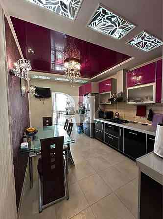 Продам у центрі міста чудову 2-х рівневну квартиру.р-н Юску Кам`янець-Подільський