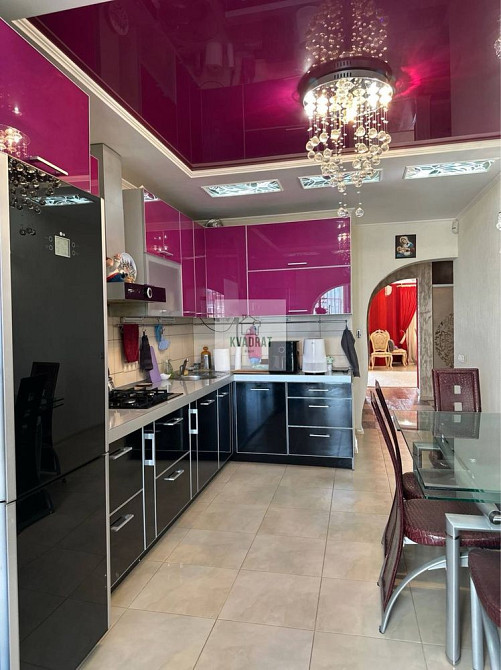 Продам у центрі міста чудову 2-х рівневну квартиру.р-н Юску Каменец-Подольский - изображение 1