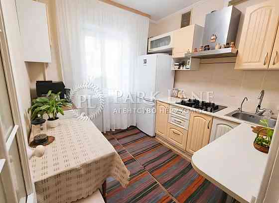 3к Кіквідзе, Бойчука, Ботсад Гришка, Дружби народів, Печерськ Киев