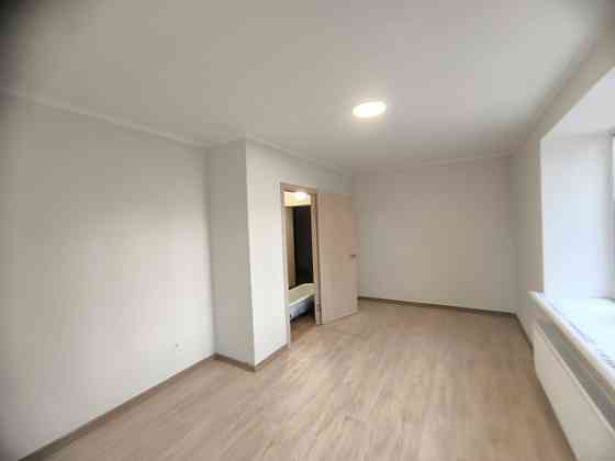 Купити двокімнатну квартиру з ремонтом в Ірпені. Балкон з видом на ліс Ирпень