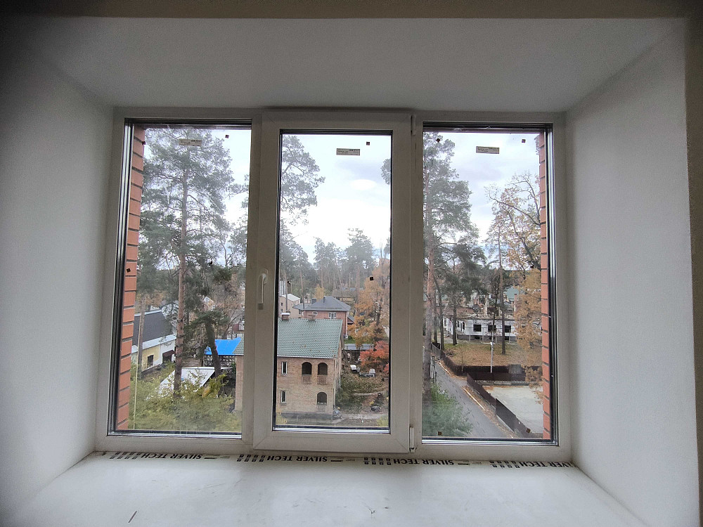 Купити двокімнатну квартиру з ремонтом в Ірпені. Балкон з видом на ліс Ирпень - изображение 6