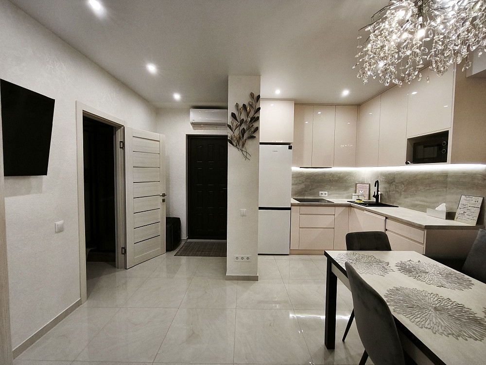 От хозяина! Двухкомнатная квартира на цокольном этаже 35 жемчужины Одесса - изображение 1