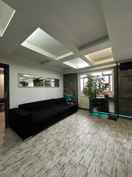 2к видова квартира Ентузіастів 17 Русанівка Дніпровський Лівобережна Киев - изображение 1