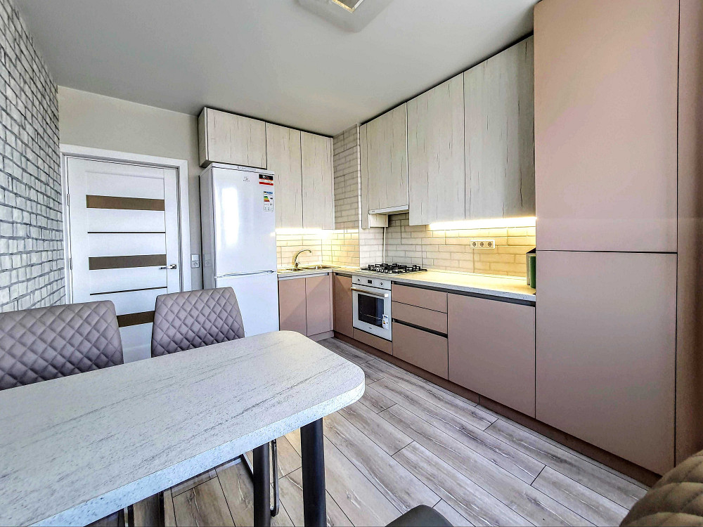 Здається 2-Х кімнатна "НОВОБУДОВА" на вул.ГЕРОЇВ МАЙДАНУ (ТЦ Майдан) Чернівці - зображення 1