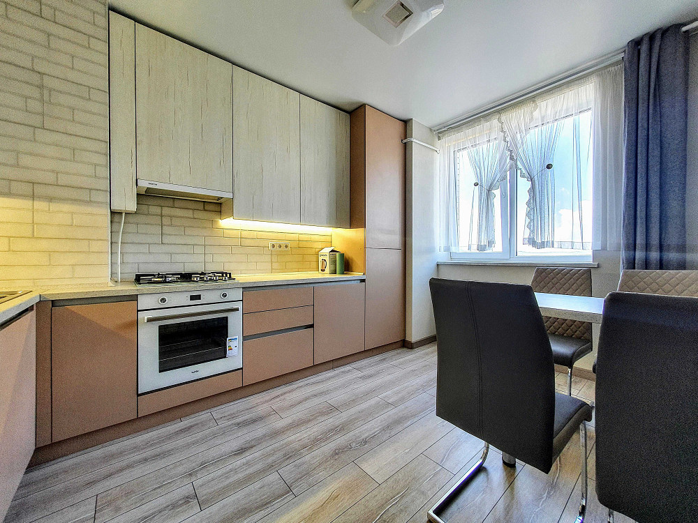 Здається 2-Х кімнатна "НОВОБУДОВА" на вул.ГЕРОЇВ МАЙДАНУ (ТЦ Майдан) Чернівці - зображення 2