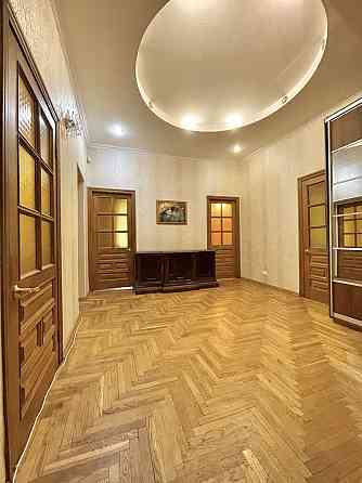 Оренда 4к квартири (3-спальні) Саксаганського 48 метро Університет Киев