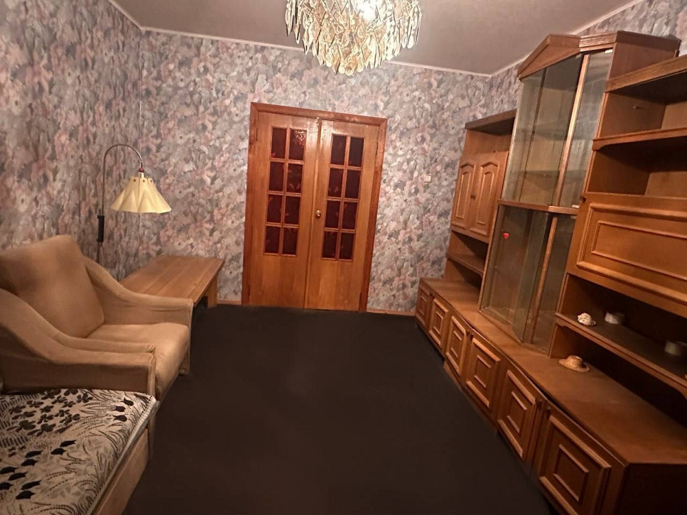 3 кім- на  м «Героїв Дніпра» 1 поверх Оболонь Киев - изображение 2