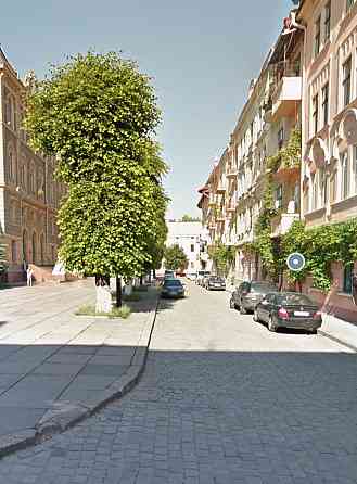 Продається 4 км квартира ( 132,3м.) навпроти облдержадміністрації Чернівці