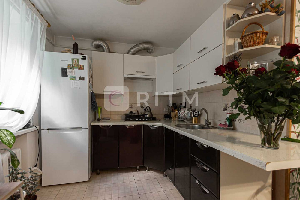 Продаж 2-кімнатної квартири з ремонтом, Франківський район. Львов - изображение 2