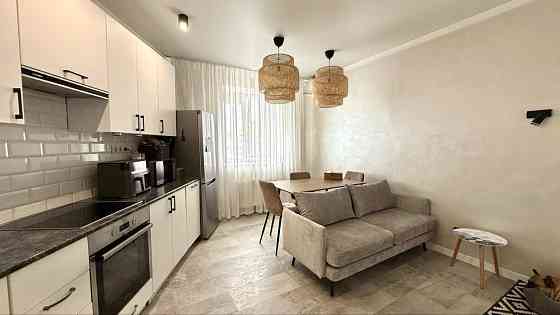 2-кімнатна у центрі з ремонтом Буча