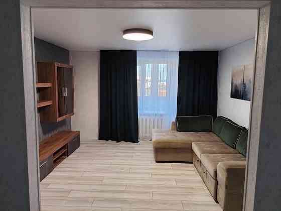 Трикімнатна квартира в самому центрі з ремонтом і меблями Кам`янець-Подільський