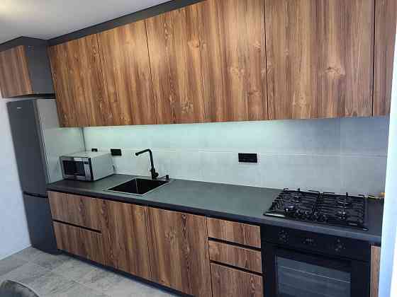 Трикімнатна квартира в самому центрі з ремонтом і меблями Кам`янець-Подільський