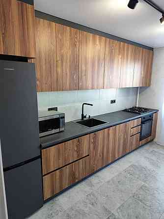 Трикімнатна квартира в самому центрі з ремонтом і меблями Кам`янець-Подільський