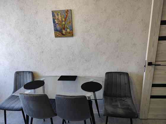 Трикімнатна квартира в самому центрі з ремонтом і меблями Кам`янець-Подільський