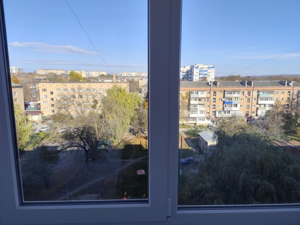 Трикімнатна квартира в самому центрі з ремонтом і меблями Каменец-Подольский - изображение 8