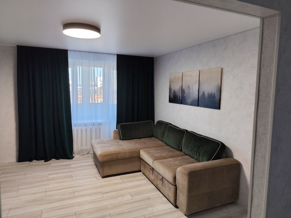 Трикімнатна квартира в самому центрі з ремонтом і меблями Каменец-Подольский - изображение 5