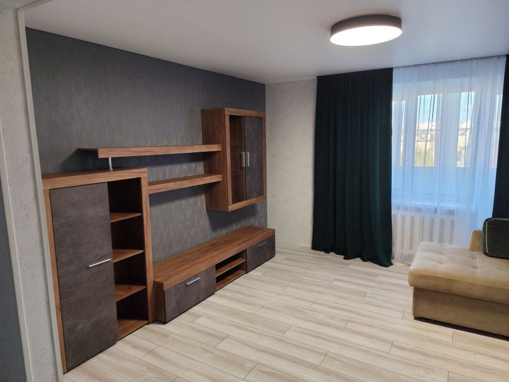 Трикімнатна квартира в самому центрі з ремонтом і меблями Каменец-Подольский - изображение 7