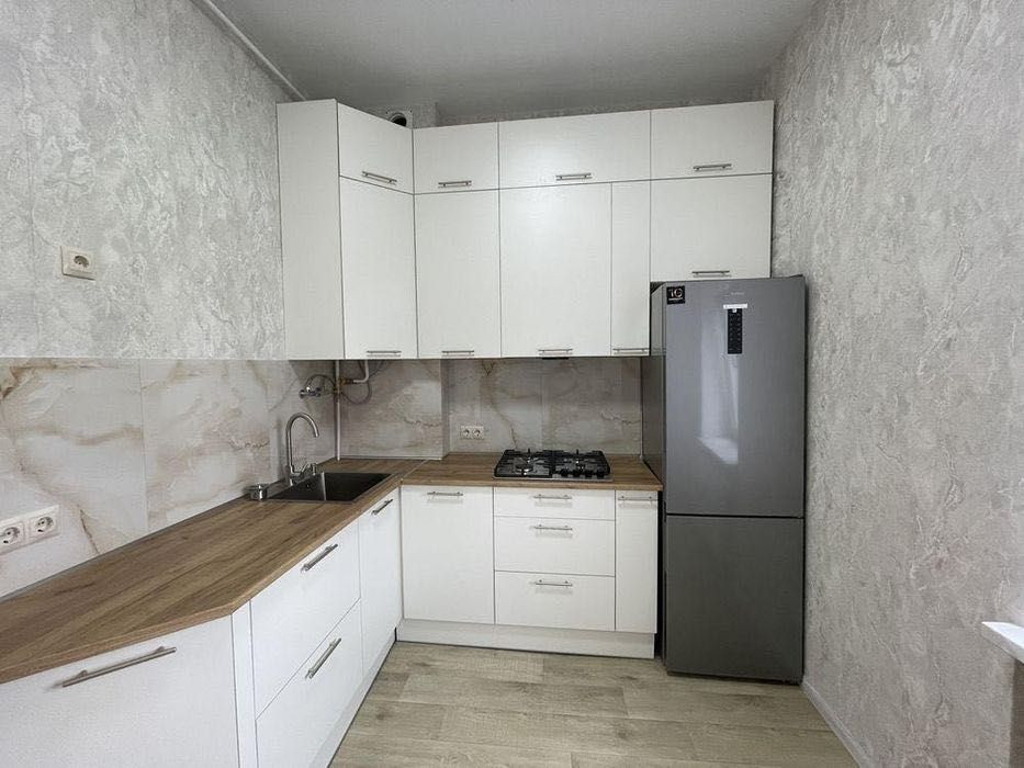 2к квартира 48м2 Ремонт Сталінка Коновальца Палац Україна Печерськ Киев - изображение 1