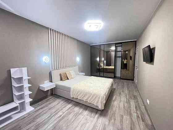 Сучасна квартира з дизайнерським ремонтом на Святошинській, 52 Вишневе