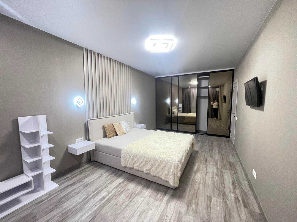 Сучасна квартира з дизайнерським ремонтом на Святошинській, 52 Вишневе - зображення 2