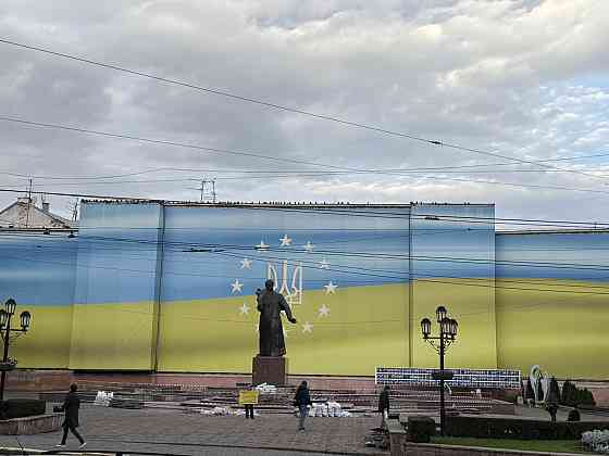 ВЛАСНИК Продам 2 кімнатну квартиру в самому центрі міста Чернівці Чернівці