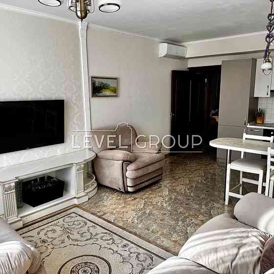 ТЕРМІНОВА Оренда 3-к вул.Максимовича, 3Г ЖК 4 Сезона м.Васильківська Киев