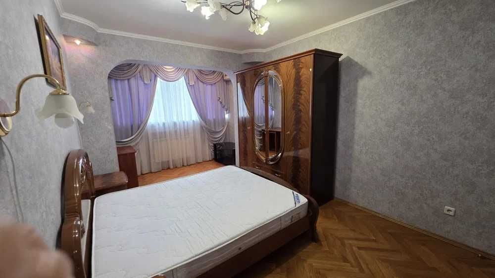 Оренда 2к квартири Святошинський Кікабідзе 3 Симиренка Киев - изображение 1