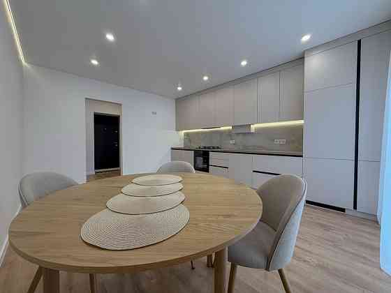 Продам сучасну однокімнатну квартиру на Щасливому. Укомплектована Рівне