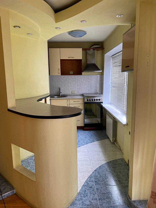 Продається 1-кімнатна квартира-студія, бул. Лесі Українки, 9. Киев - изображение 1