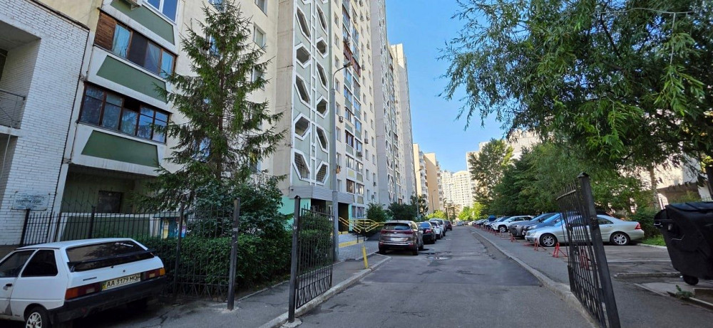 Метро Позняки 6 хв. пішки Григоренка  38 А Скандинавська гімназія Киев - изображение 1