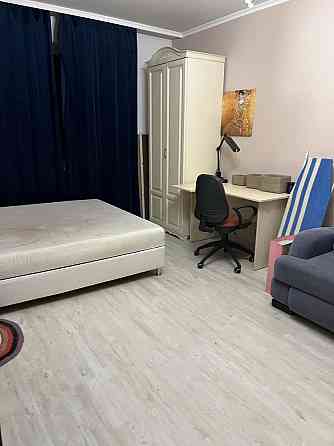 2 х кім.Ревуцькогг 24 /4,метро Харківська Киев