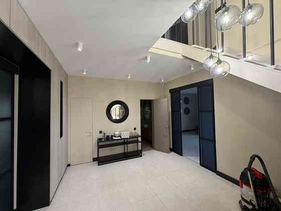 ПРОДАЖ квартири 177 м2,правий берег,Іллєнка 83Д Киев