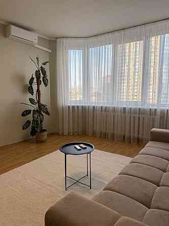 Позняки , вул.Княжий затон 2/30 Киев