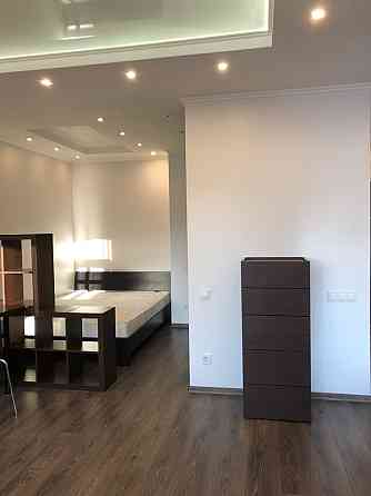 Здановської 50/2 продаж затишноі сучасноі квартири. Без % Киев