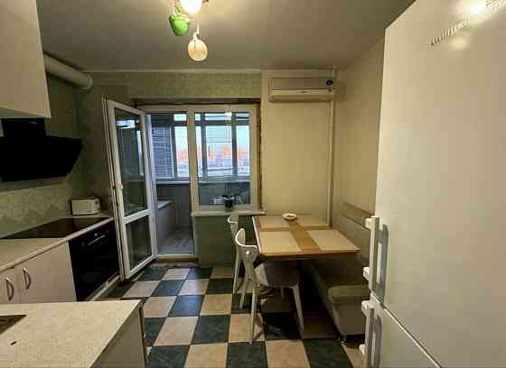 Простора 2-кімнатна квартира 55 м² вул. Милославська 32-В Киев