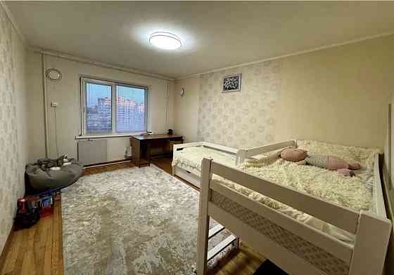 Простора 2-кімнатна квартира 55 м² вул. Милославська 32-В Киев