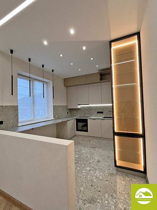 Продається сучасна трикімнатна квартира Мукачево - зображення 1