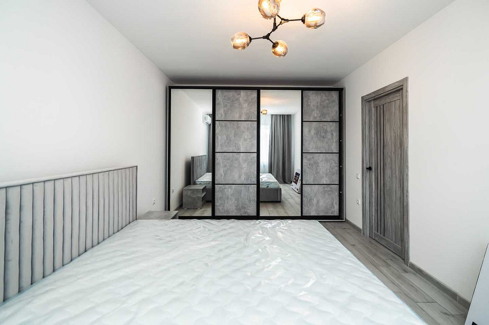 Оренда сучасно 1к квартири Івано-Франківськ - зображення 6