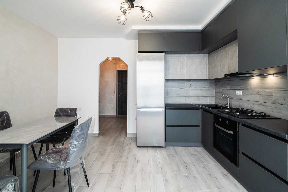 Оренда сучасно 1к квартири Івано-Франківськ - зображення 2