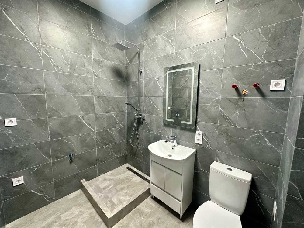 1-комнатная с ремонтом, до центра 15 мин. Свет есть всегда! Одесса - изображение 1