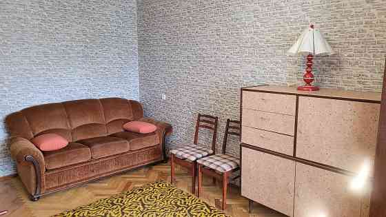 Дністровська вул. 19. Метро Шулявська ТРЦ "Більшовик" Киев